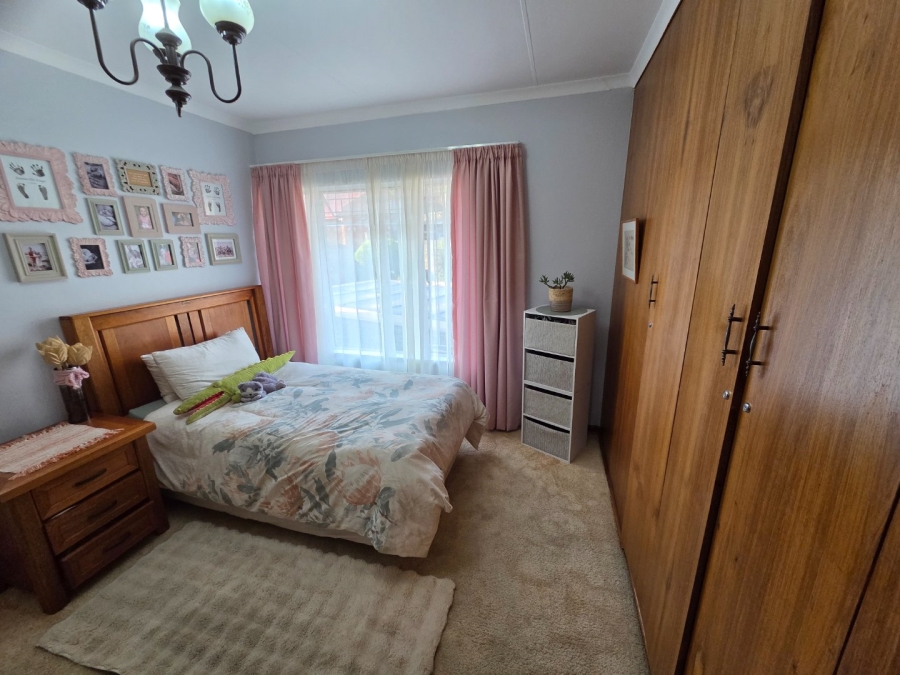 4 Bedroom Property for Sale in Heuwelsig Free State